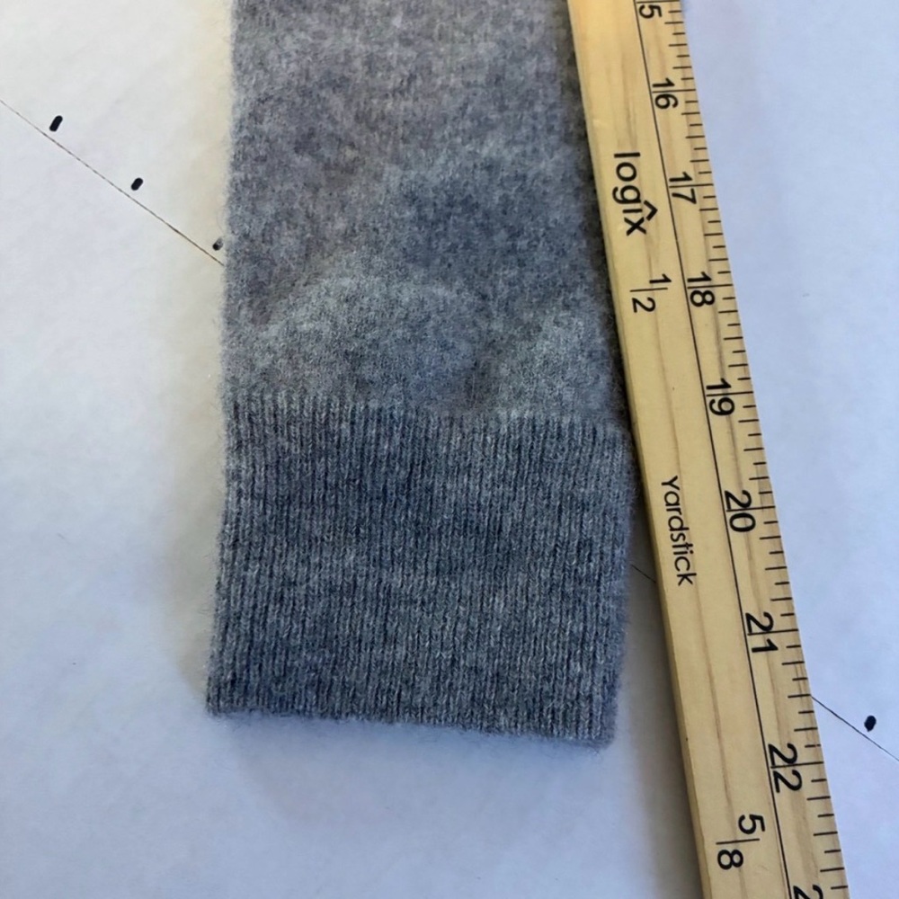 Quince Womens 100% Cashmere Crew Neck Sweater Heather Gray Luxury Medium Cozy - Picture 8 of 12